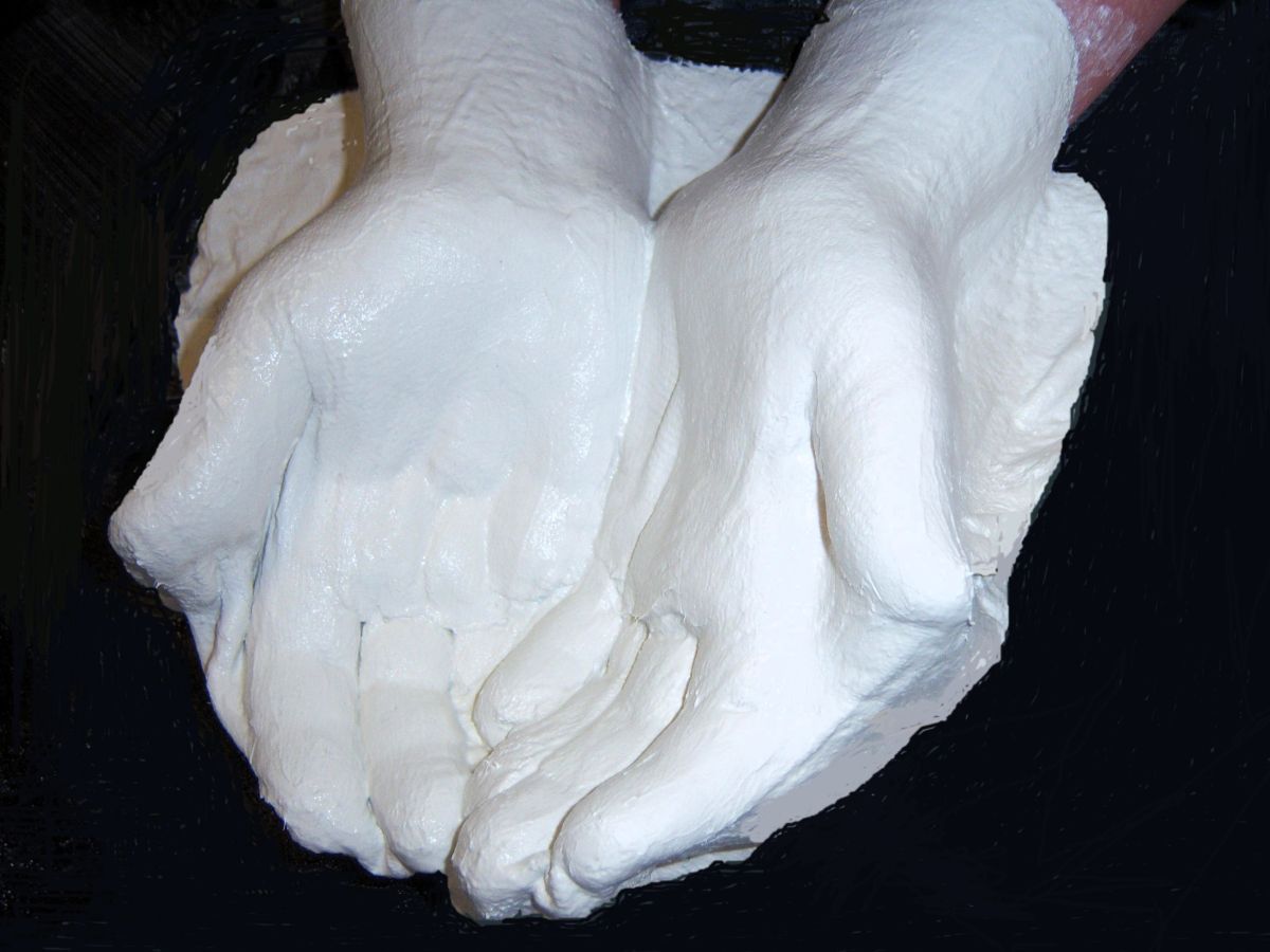 Finesse et précision dans la réalisation d'un plâtre – Gypsothérapie